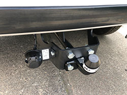 Anhängerkupplung mit 7 – Pol. E-Satz<br> 650,00 EUR