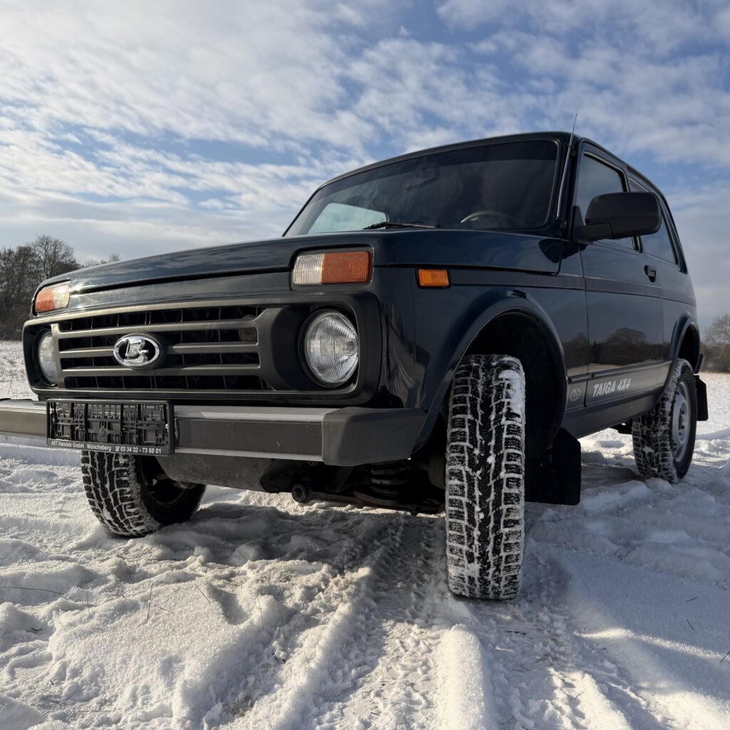 Lada niva schnee hero