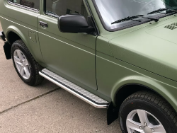 Trittbretter Satz Rohr schwarz - Auflage Aluminium geriffelt<br> ab 279,00 EUR