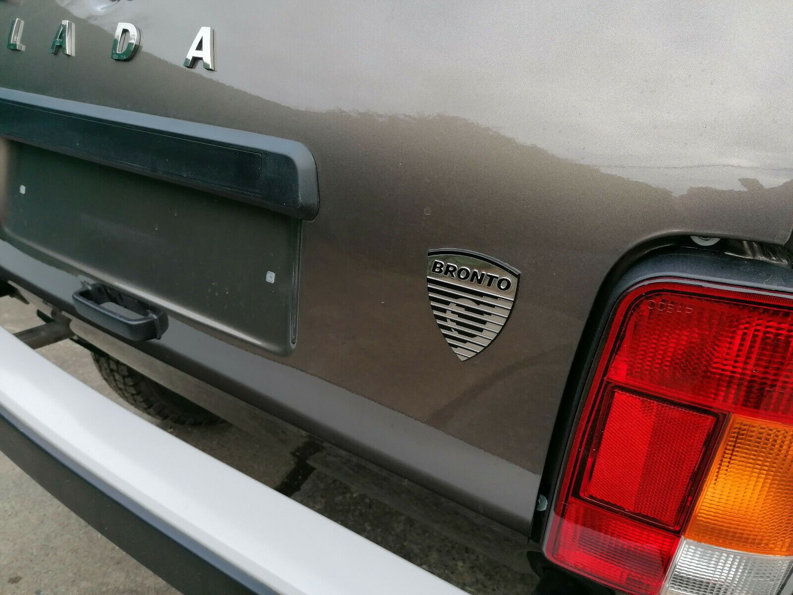 Fahrzeugabbildung Lada Niva "BRONTO I"! AET-KOLLEKTION 2024!!!