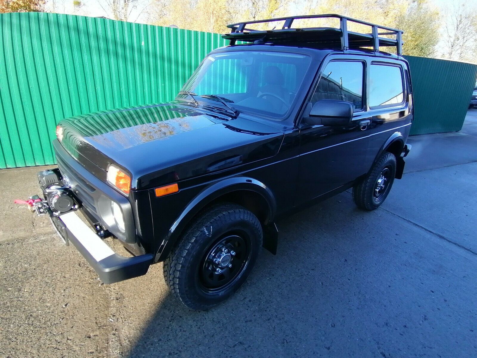 Lada NIVA LEGEND! SEILWINDE, AHK, DACHFGEPÄCKTRÄG.!