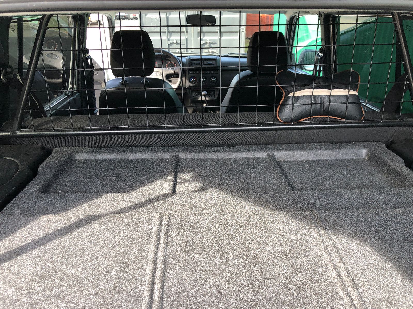 Fahrzeugabbildung Lada NIVA 5-TÜRIG! "PREMIUM PLUS" KLIMA! am LAGER