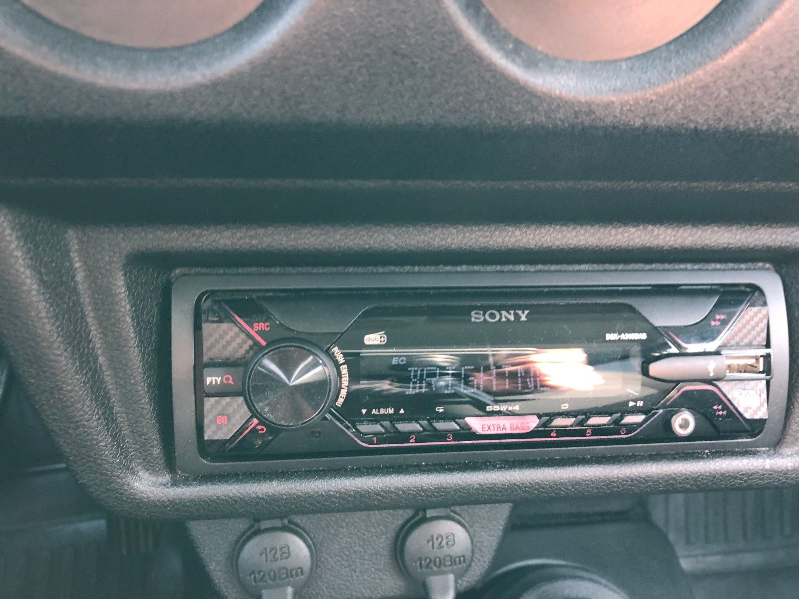 Fahrzeugabbildung Lada NIVA 5-TÜRIG! "PREMIUM PLUS" KLIMA! am LAGER