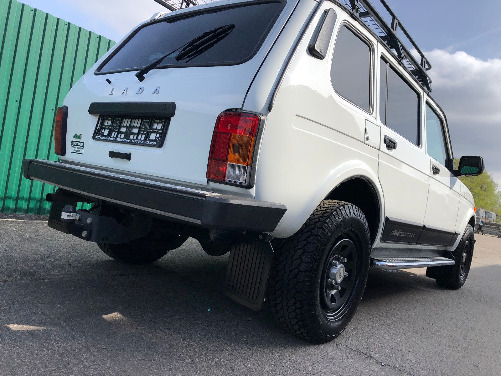 Fahrzeugabbildung Lada NIVA 5-TÜRIG! "PREMIUM PLUS" KLIMA! am LAGER