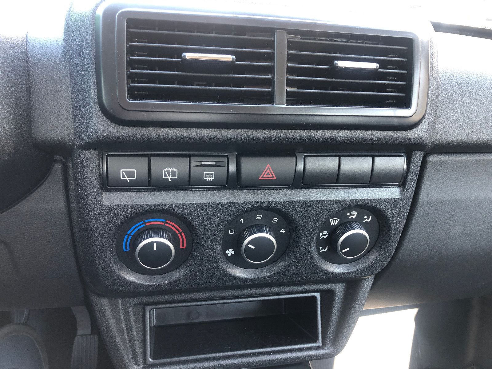 Fahrzeugabbildung Lada NIVA LEGEND "NORMA" NEU!!! AET-Kollektion 2025!