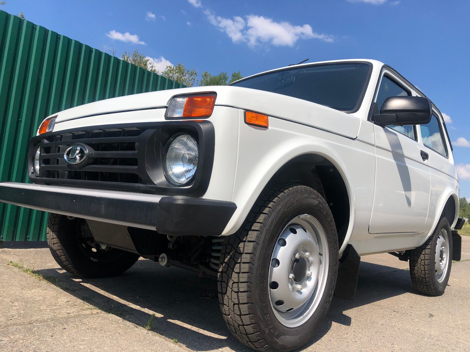 Fahrzeugabbildung Lada NIVA LEGEND "NORMA" NEU!!! AET-Kollektion 2025!