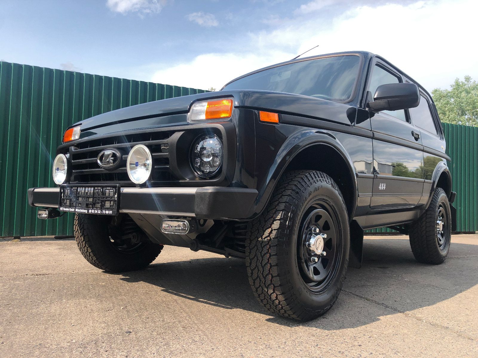 Fahrzeugabbildung Lada Niva LEGEND "PREMIUM PLUS"! VIP-AUSSTATTUNG!