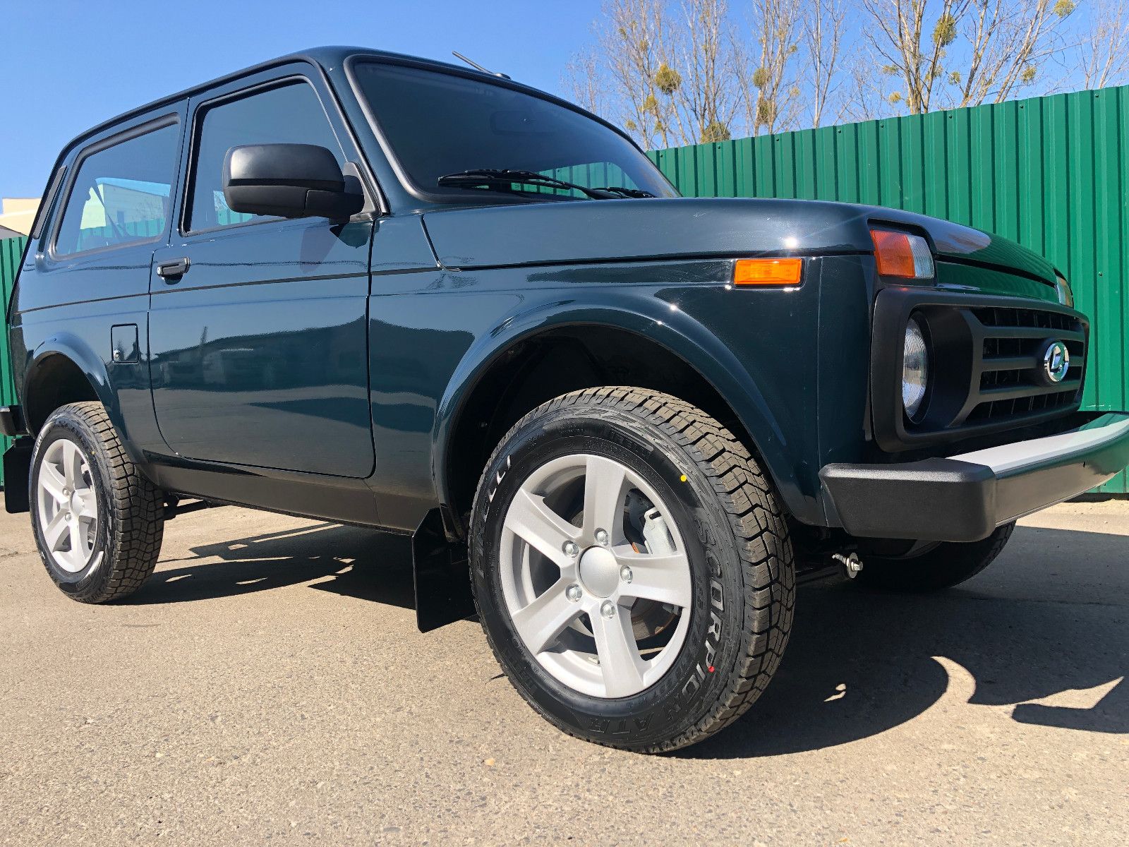 Lada NIVA LEGEND! "PREM. PLUS"!  KLIMA! SITZHEIZ.!...