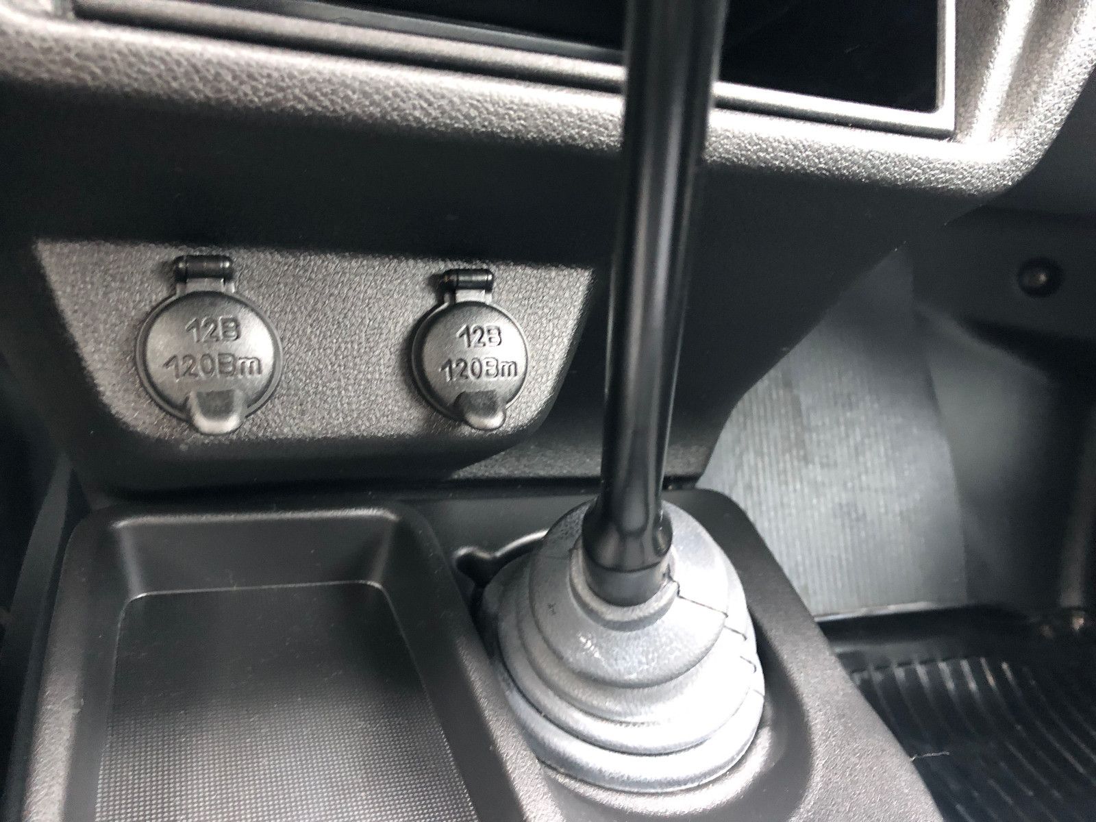 Fahrzeugabbildung Lada NIVA LEGEND! "PREM. PLUS"!  KLIMA! SITZHEIZ.!...