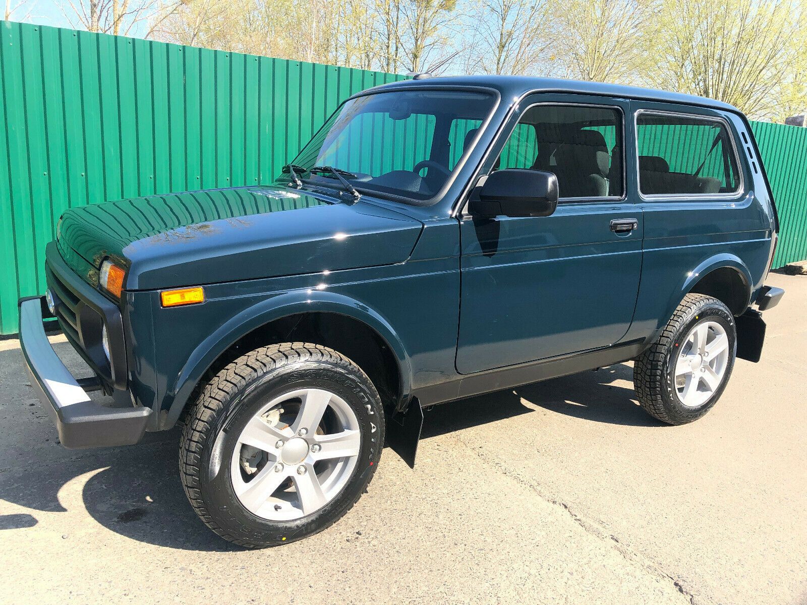 Fahrzeugabbildung Lada NIVA LEGEND! "PREM. PLUS"!  KLIMA! SITZHEIZ.!...