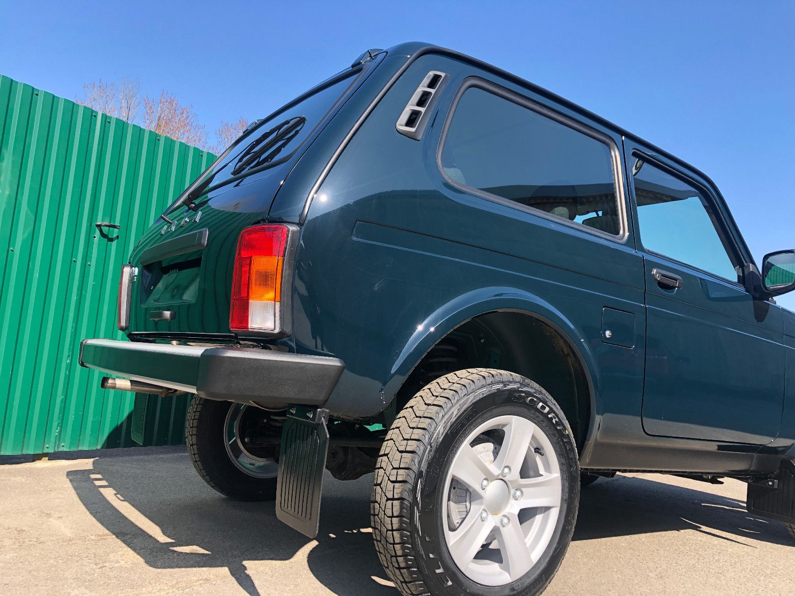 Fahrzeugabbildung Lada NIVA LEGEND! "PREM. PLUS"!  KLIMA! SITZHEIZ.!...