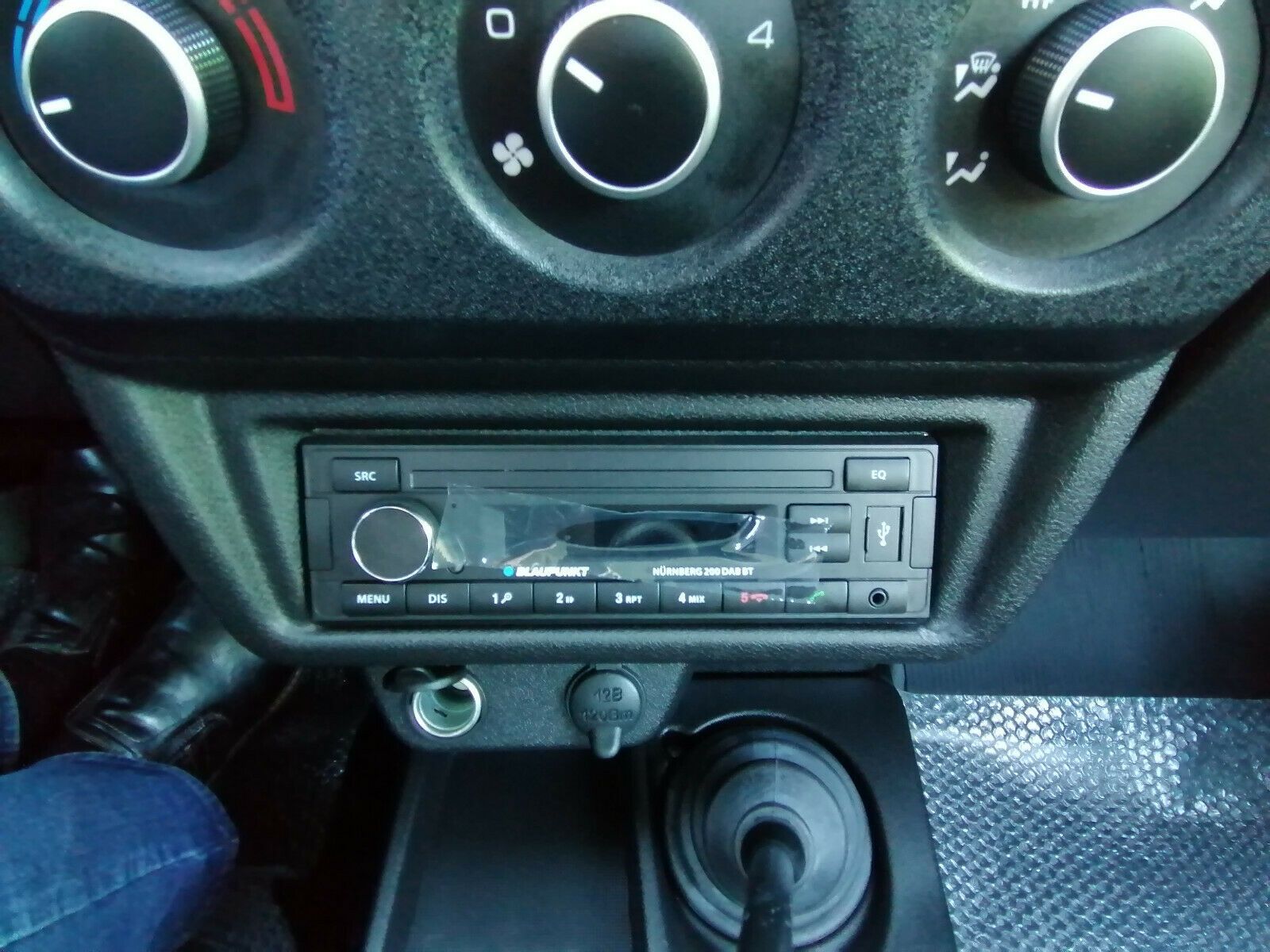 Fahrzeugabbildung Lada NIVA LEGEND! SEILW., AHK, DACHFGEPÄCKTR.! 2025!