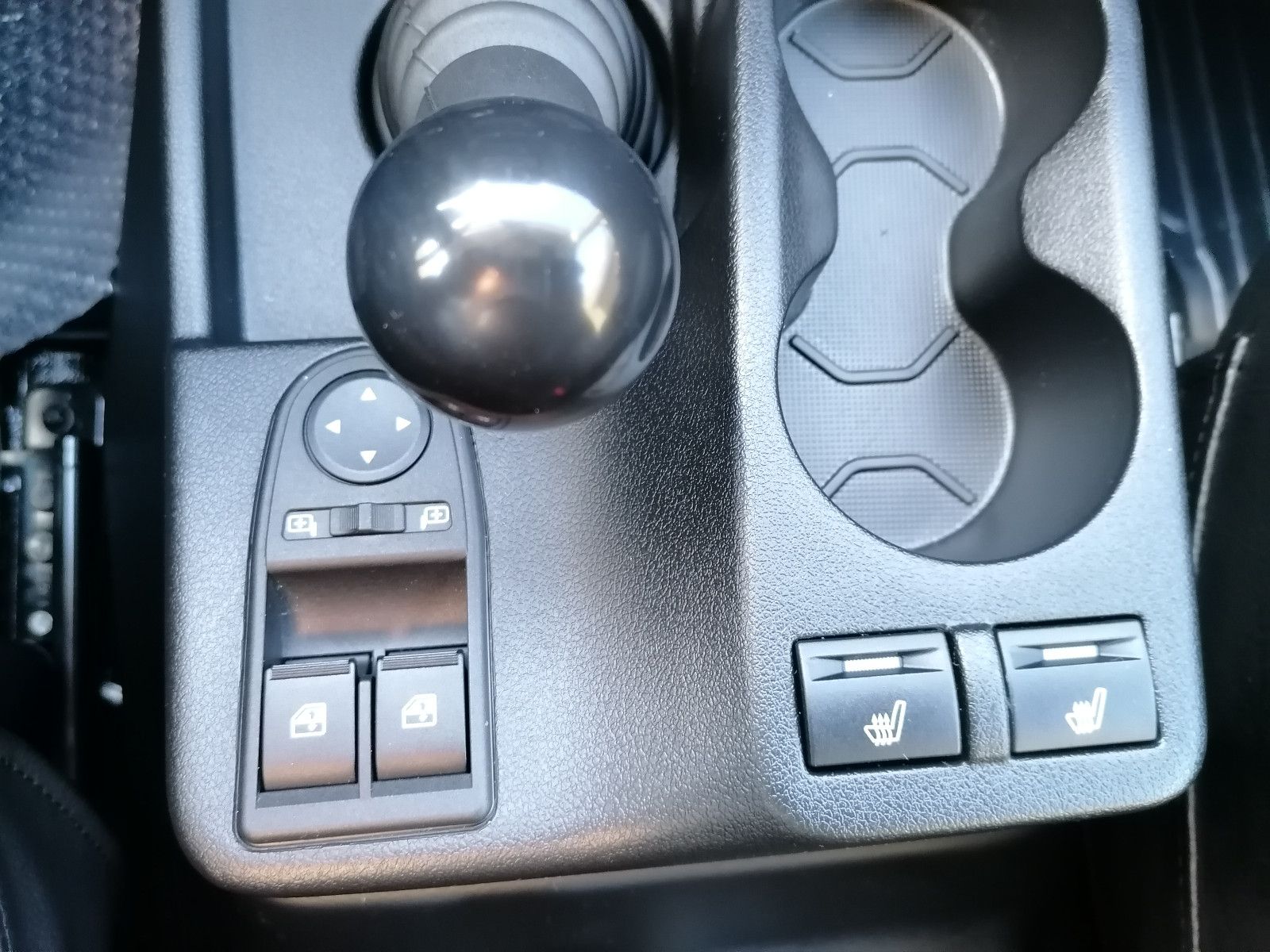 Fahrzeugabbildung Lada Niva LEGEND "PREMIUM PLUS"! KLIMA! SITZHEIZ.!