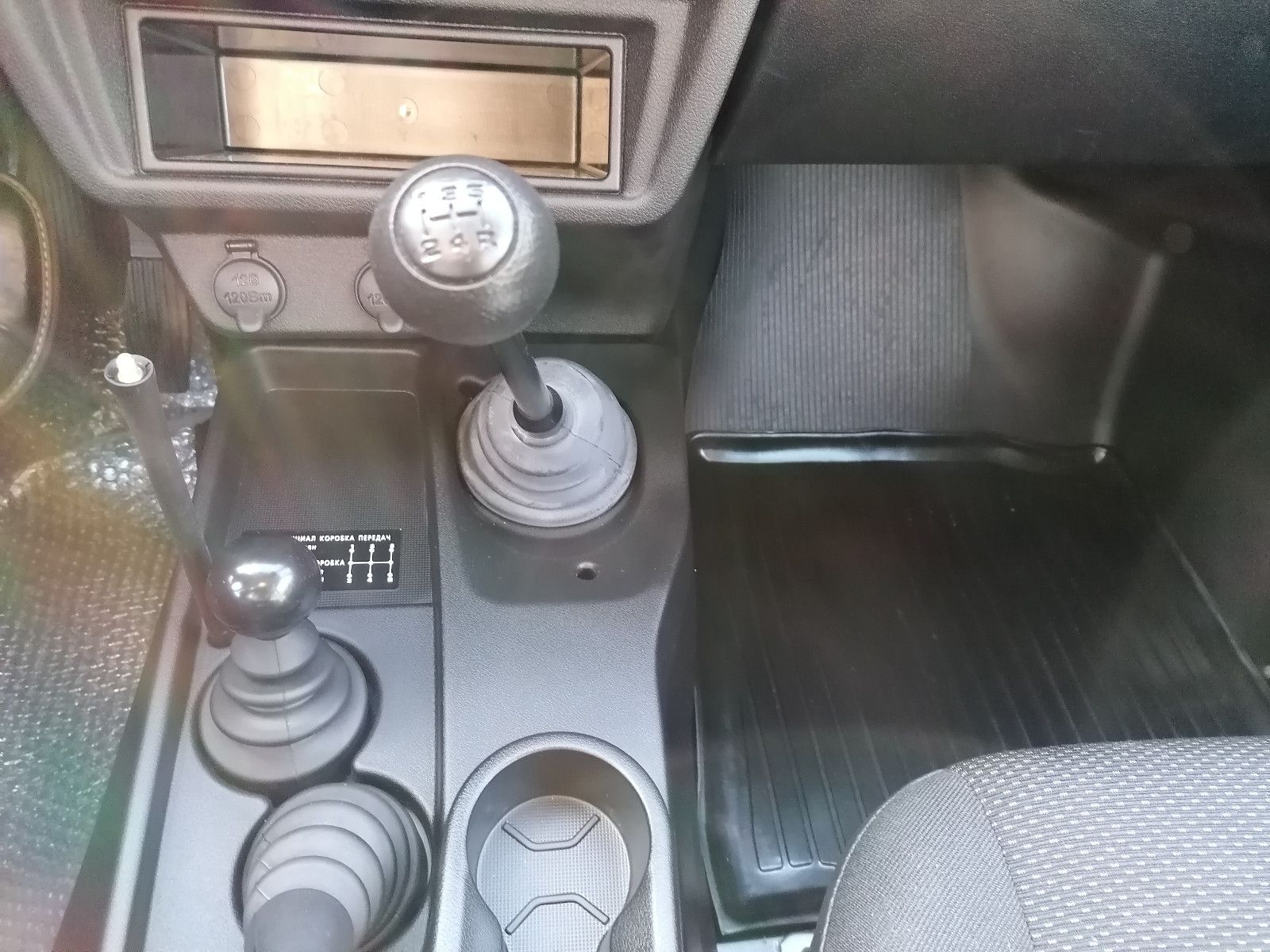 Fahrzeugabbildung Lada Niva LEGEND "PREMIUM PLUS"! KLIMA! SITZHEIZ.!