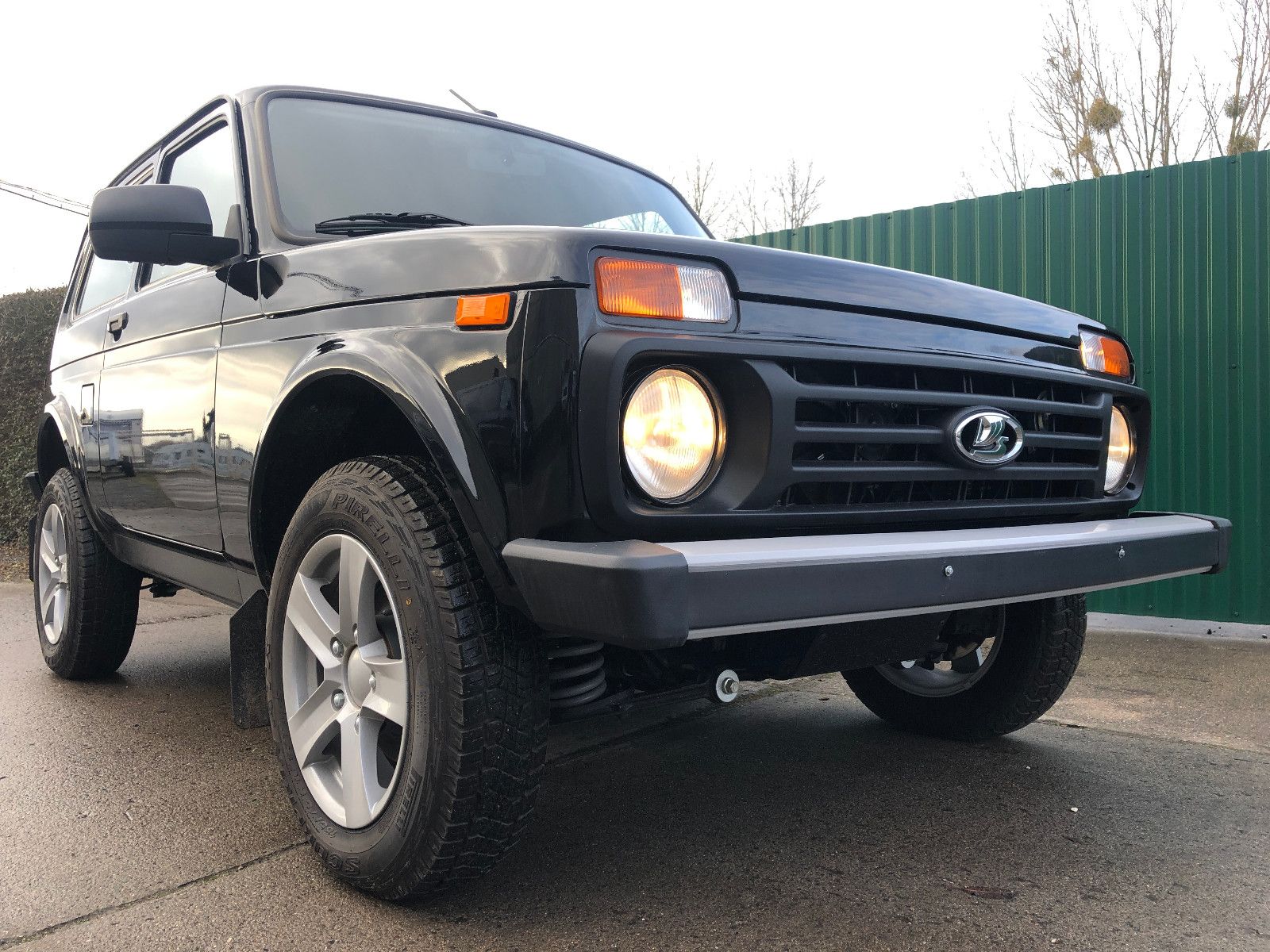 Fahrzeugabbildung Lada Niva LEGEND "PREMIUM PLUS"! KLIMA! SITZHEIZ.!