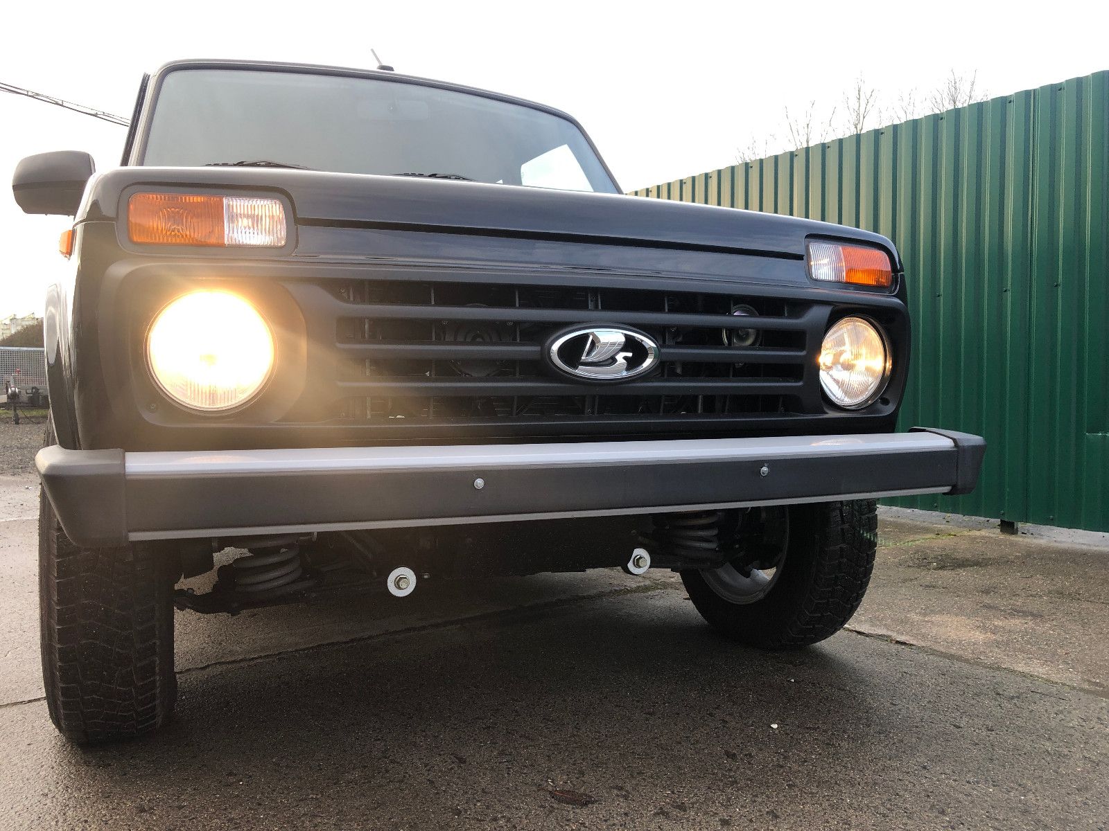 Fahrzeugabbildung Lada Niva LEGEND "PREMIUM PLUS"! KLIMA! SITZHEIZ.!