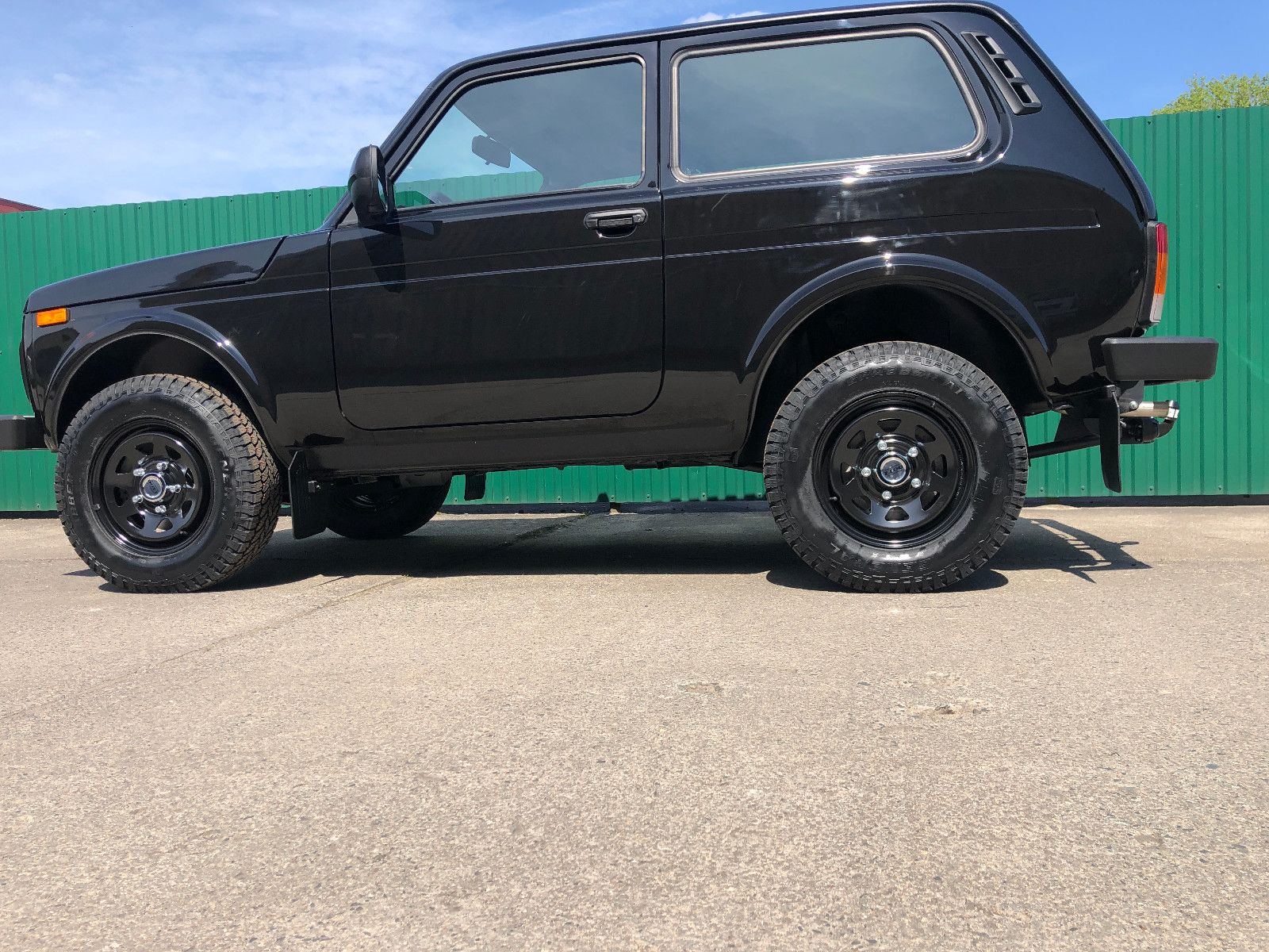 Fahrzeugabbildung Lada NIVA "NORMA EXKLUSIV" AHK! DOTZ-Räder! AET-2025