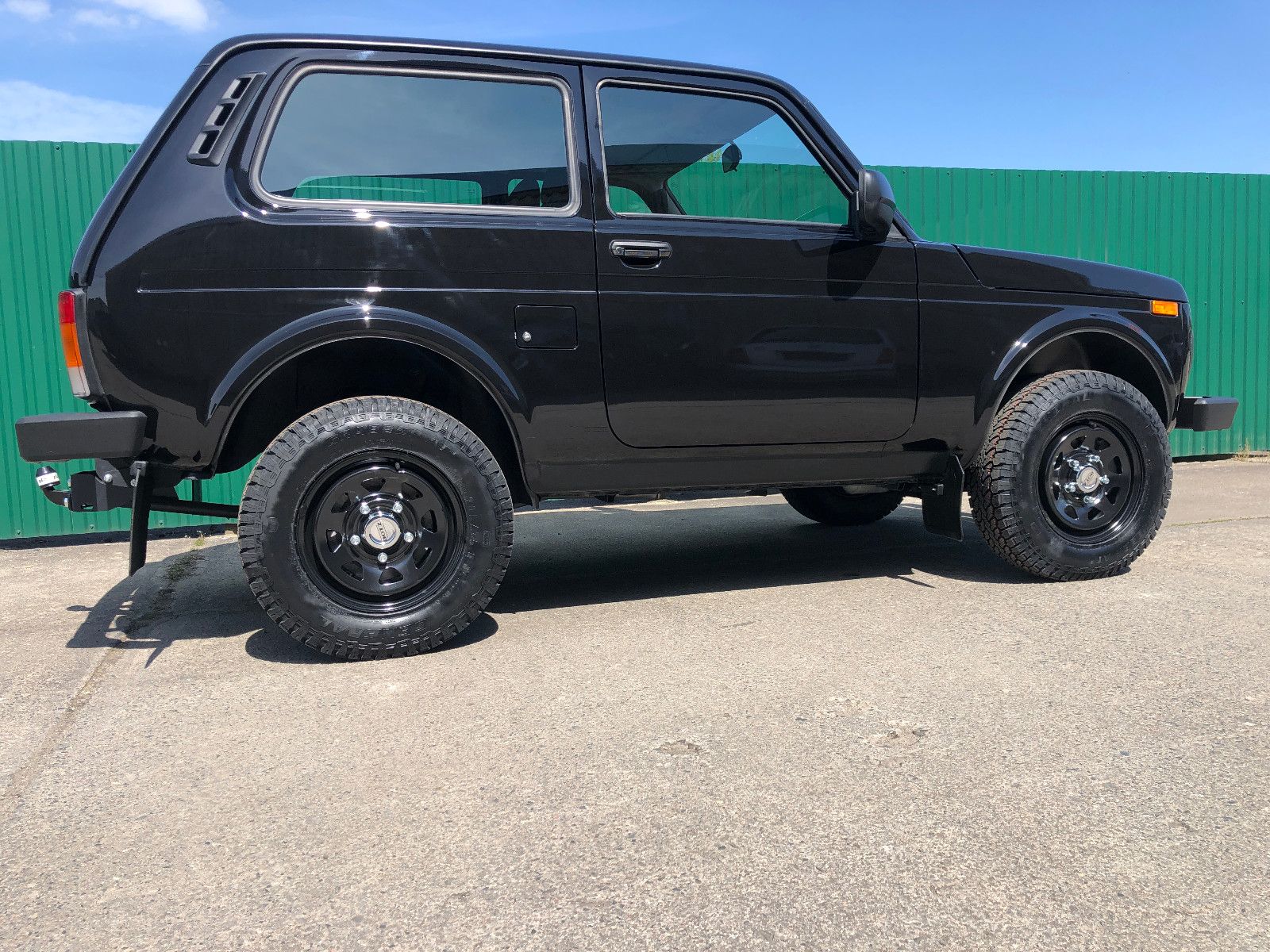 Fahrzeugabbildung Lada NIVA "NORMA EXKLUSIV" AHK! DOTZ-Räder! AET-2025