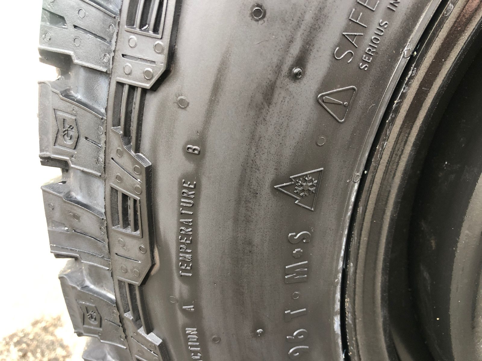 Fahrzeugabbildung Lada NIVA "NORMA" SONDER-DOTZ-Räder! AET-2025