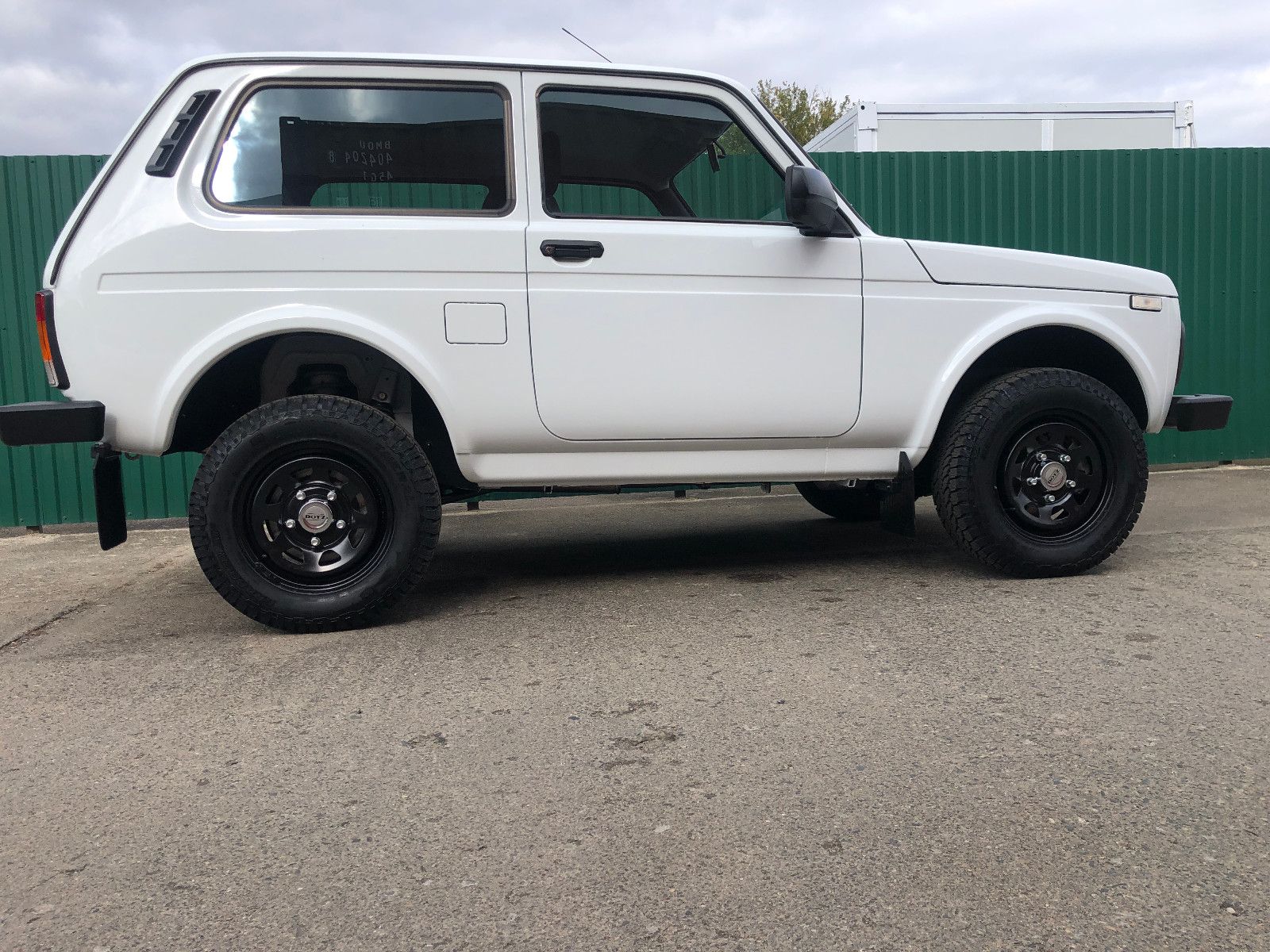 Fahrzeugabbildung Lada NIVA "NORMA" SONDER-DOTZ-Räder! AET-2025