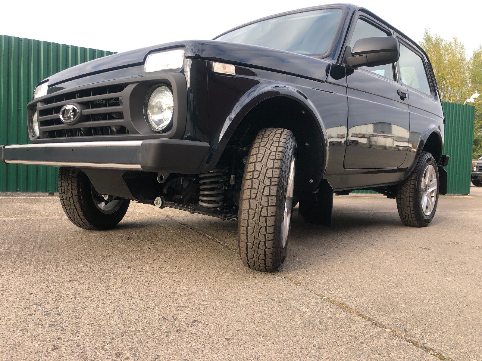 Lada Niva "PREMIUM PLUS" KLIMA/ SITZHEIZUNG AET-2025!