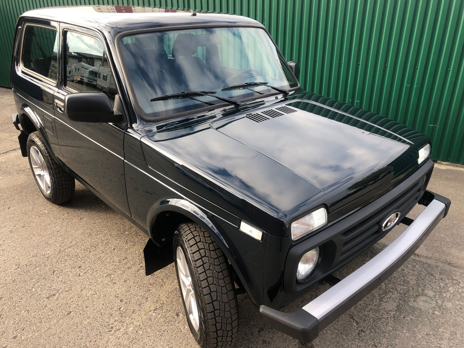 Fahrzeugabbildung Lada Niva "PREMIUM PLUS" KLIMA/ SITZHEIZUNG AET-2025!