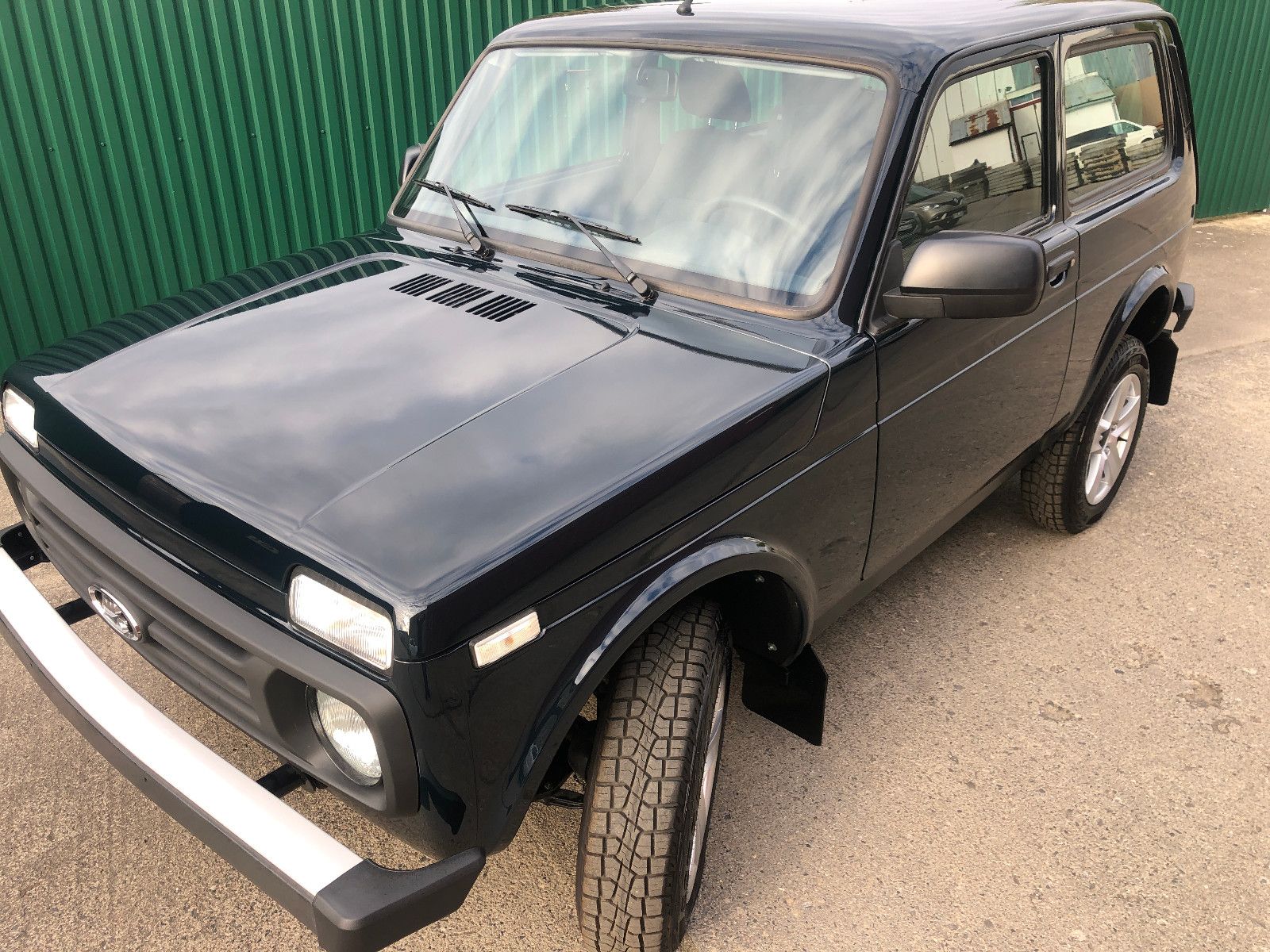 Fahrzeugabbildung Lada Niva "PREMIUM PLUS" KLIMA/ SITZHEIZUNG AET-2025!