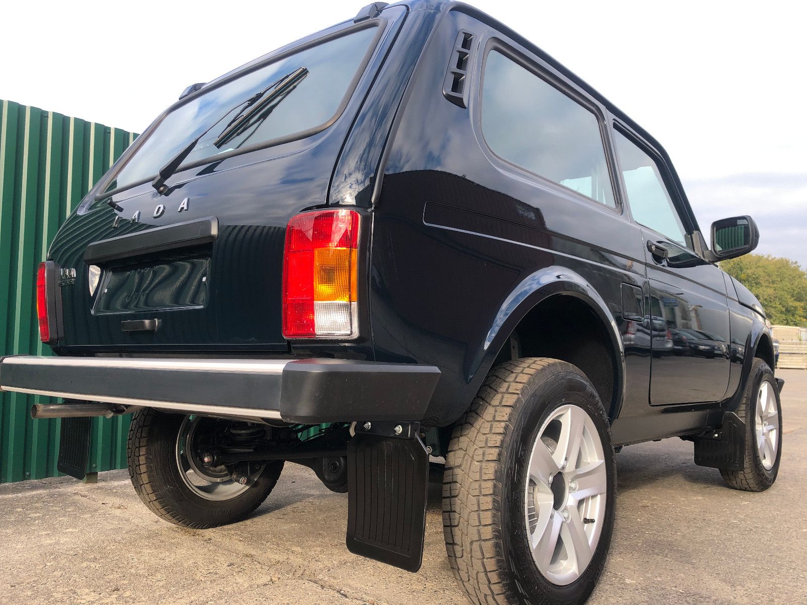 Fahrzeugabbildung Lada Niva "PREMIUM PLUS" KLIMA/ SITZHEIZUNG AET-2025!