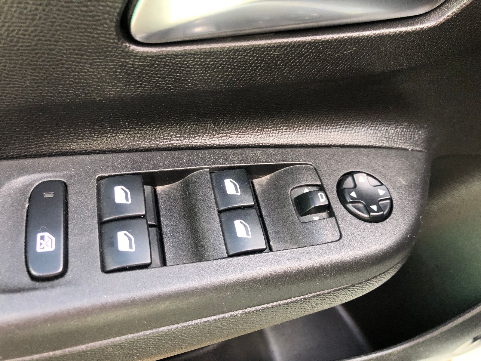 Fahrzeugabbildung Opel CORSA SEHR GEPFL.! KLIMA.! SITZHEIZ! KAMERA...