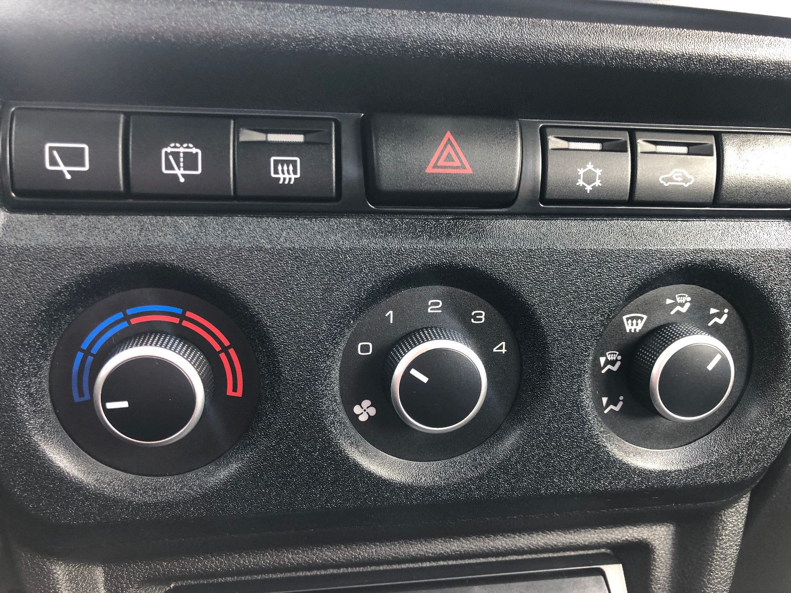 Fahrzeugabbildung Lada Niva LEGEND "PREMIUM PLUS"! VIP-AUSSTATTUNG!