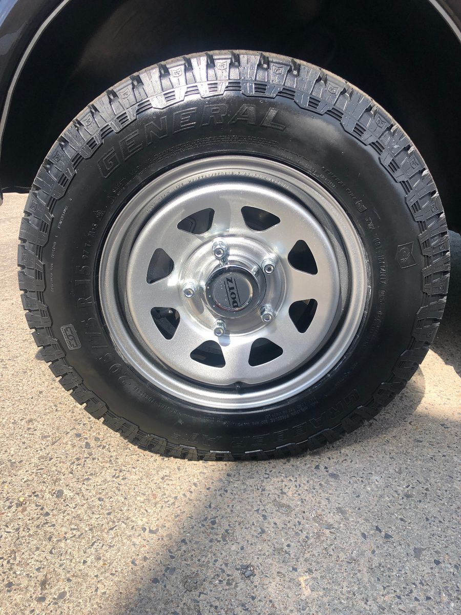 Fahrzeugabbildung Lada LADA NIVA "PREMIUM PLUS" Sonderausst. AET-2025!