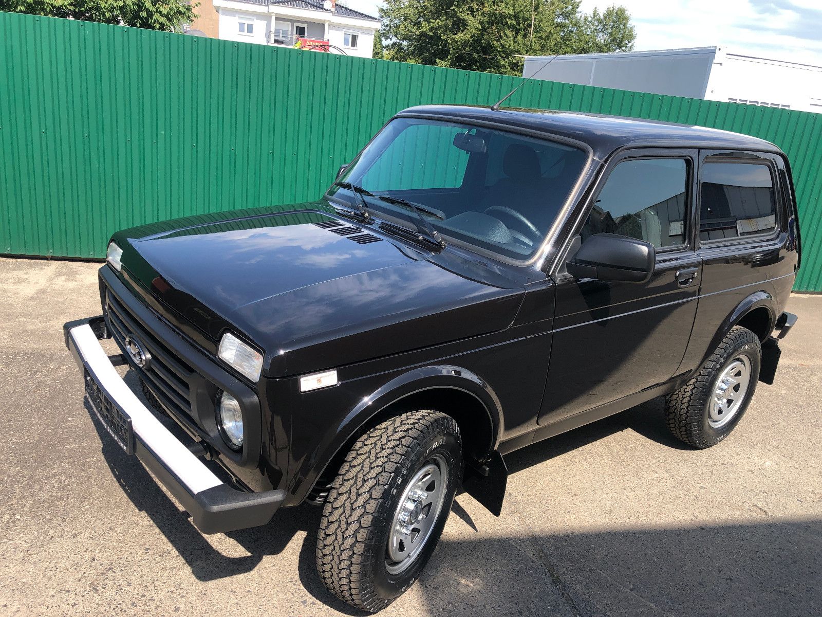 Fahrzeugabbildung Lada LADA NIVA "PREMIUM PLUS" Sonderausst. AET-2025!