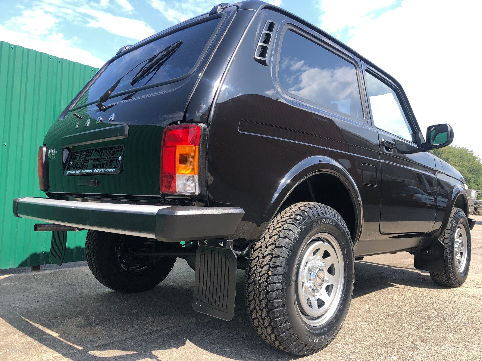 Fahrzeugabbildung Lada LADA NIVA "PREMIUM PLUS" Sonderausst. AET-2025!