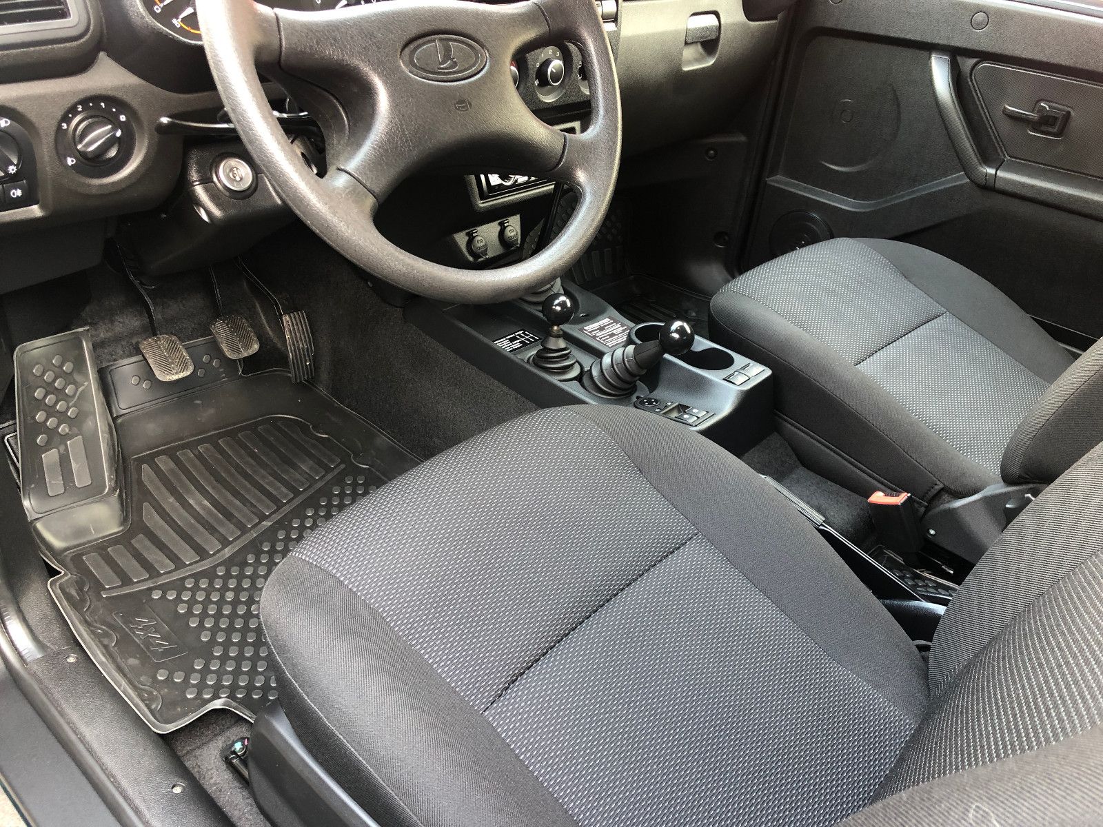 Fahrzeugabbildung Lada Niva "PREMIUM PLUS" KLIMA/ AET- Kollektion 2025!