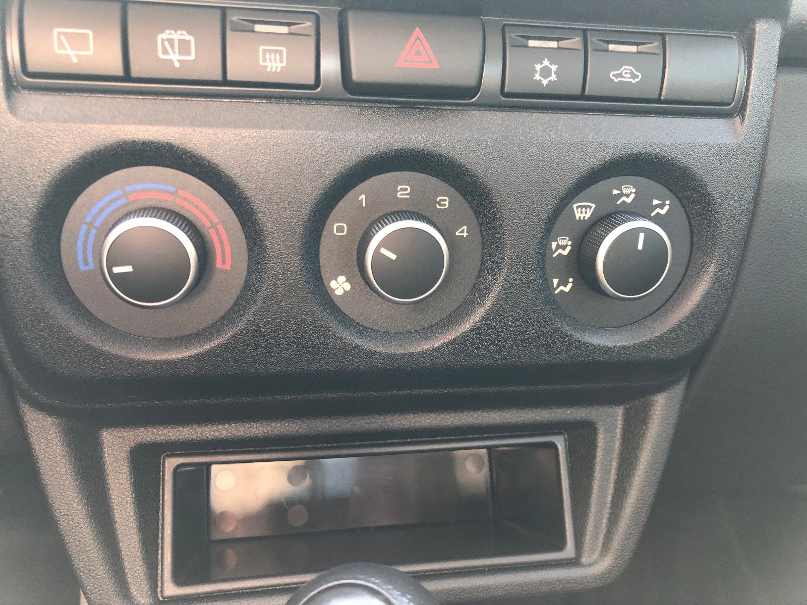 Fahrzeugabbildung Lada Niva "PREMIUM PLUS" KLIMA/ AET- Kollektion 2025!