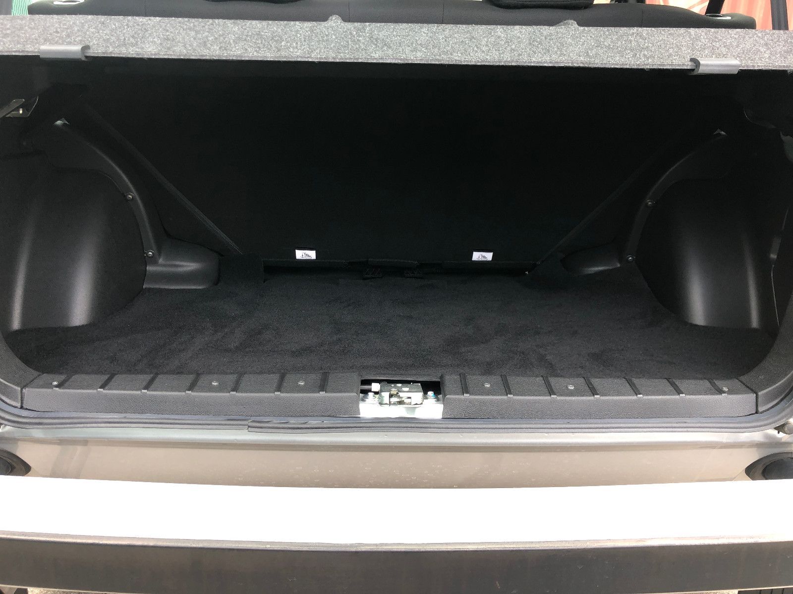 Fahrzeugabbildung Lada NIVA LEGEND "PREMIUM PLUS"! AET-Kollektion 2025!