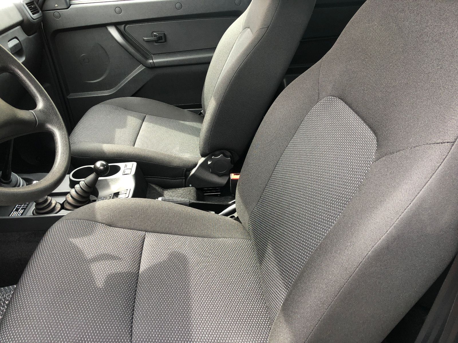 Fahrzeugabbildung Lada NIVA LEGEND "PREMIUM PLUS"! AET-Kollektion 2025!